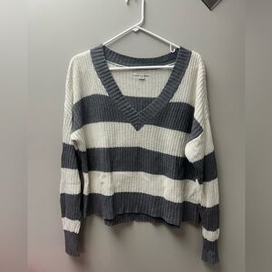 American Eagle Women’s Oversized Grey and White Striped V-Neck Knit Sweater